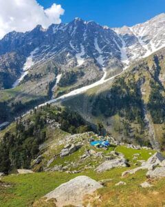 Travel Ideas: अप्रैल के महीने में फैमिली संग ट्रिप के लिए ये हिल स्टेशन हैं सबसे बेस्ट
