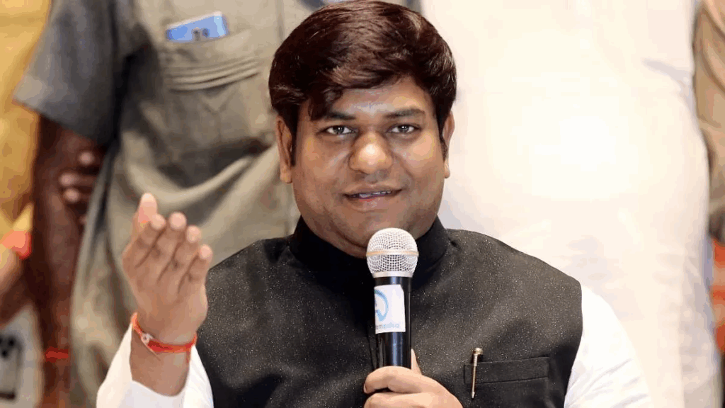1395761 Mukesh Sahani