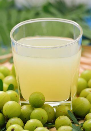 1396021 gooseberry juice