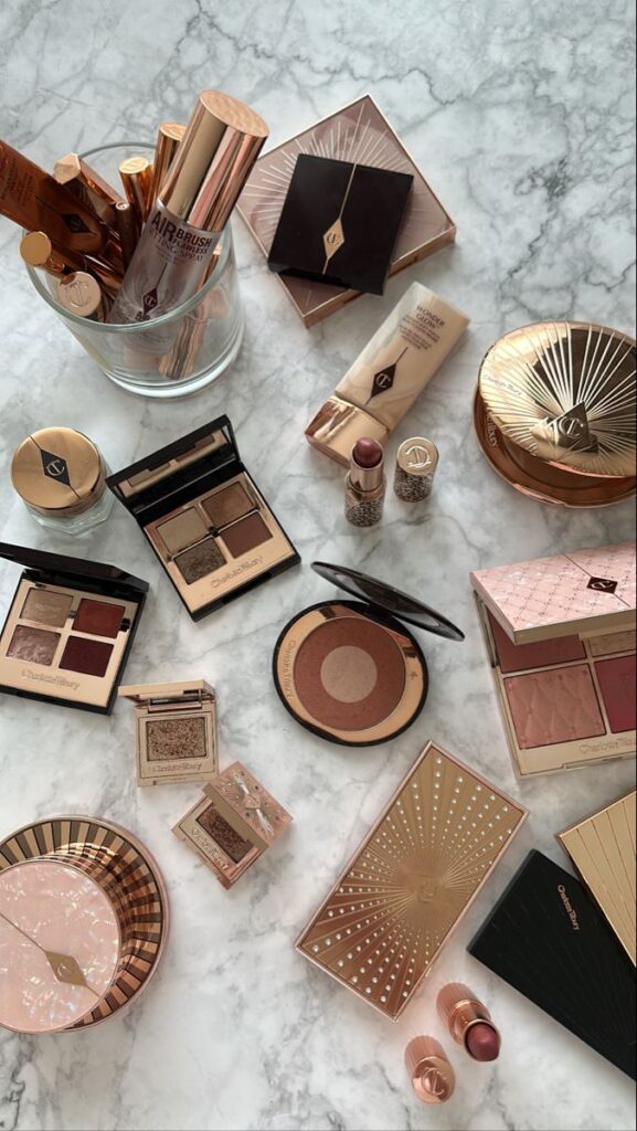 1396166 Sharing makeup