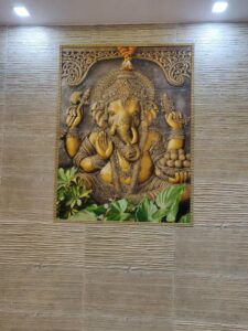Vastu Tips: घर के मुख्य द्वार पर गणेश जी की मूर्ति लगाने से मिलेगी सुख-समृद्धि