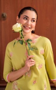 Hania Amir Skin Care Tips: हानिया आमिर की ग्लोइंग स्किन का राज है उनका ये स्किन केयर सीक्रेट