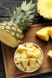 Benefits of Pineapple: गर्मियों में वरदान से कम नहीं है अनानास, जानें फायदे