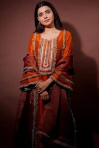 Nimrat Khaira Suits: वॉर्डरोब में शामिल करें निमरत खैरा जैसे ट्रेडिशनल सूट, फैशन में लगेगा चार चांद