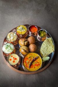 Rajasthani Cuisine: फूड लवर्स एक बार जरुर ट्राई करें राजस्थान के ये स्वादिष्ठ पकवान