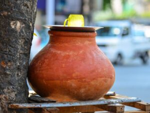 कौन सा मटका खरीदे? जानें सबसे ठंडा पानी रखने वाला घरा