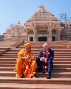 Akshardham मंदिर पहुंचे न्यूजीलैंड के PM क्रिस्टोफर लक्सन, हिंदू समुदाय को सराहा