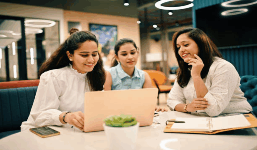 1399294 Woman in Workforce