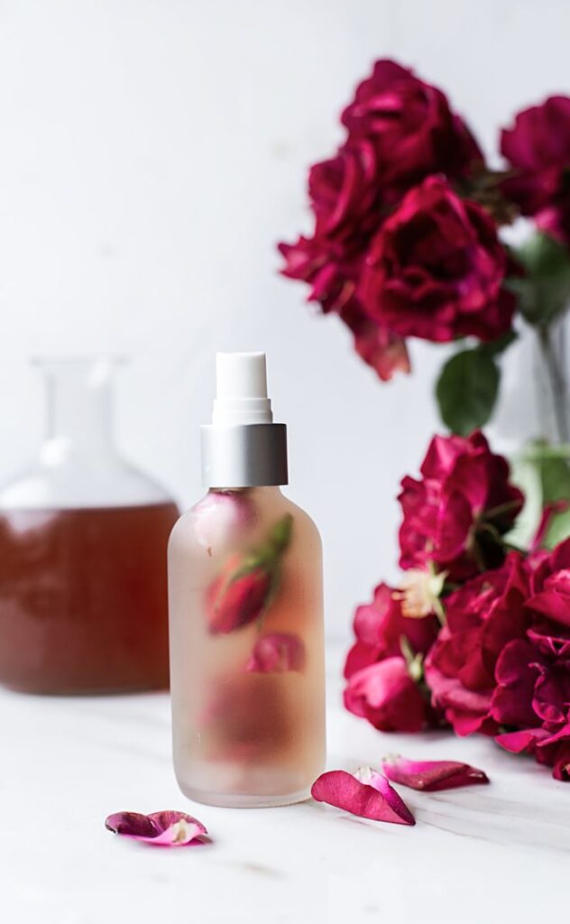 1399403 lemon juice with rose water