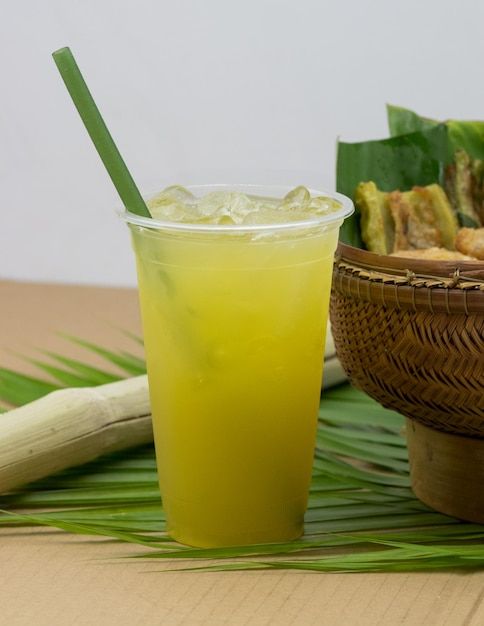 1399525 Sugarcane Juice