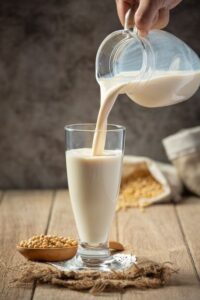Health Benefits of Soy Milk: स्वास्थ्य के लिए क्यों फायदेमंद है सोया मिल्क?