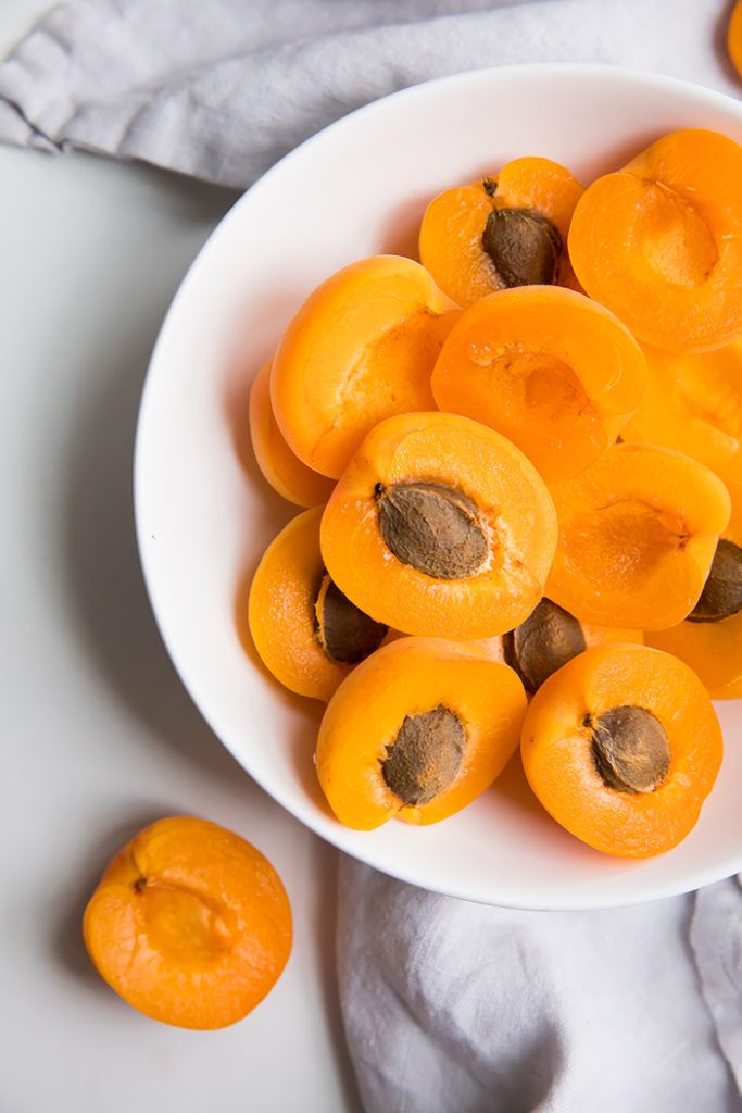 1399688 Apricot