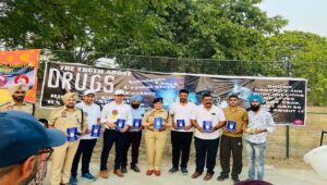 पंजाब पुलिस का ‘युद्ध नशे विरुद्ध’ अभियान, बच्चों को किया जागरूक