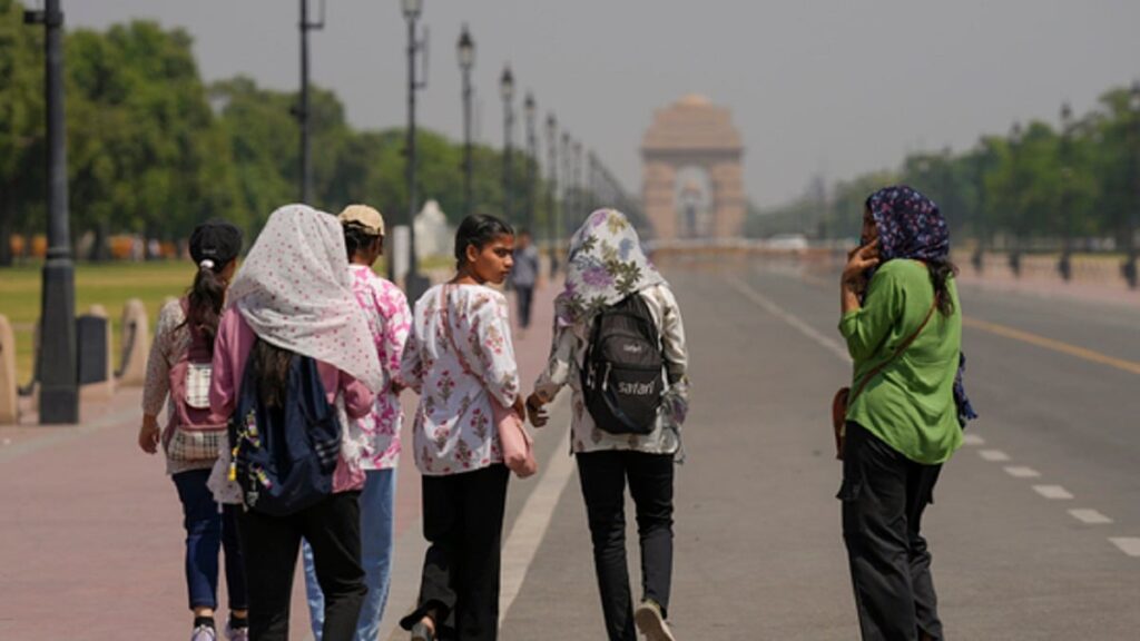 1400282 delhi heat