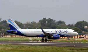 Indigo ने श्रीनगर की उड़ानों पर कैंसलेशन और रिशेड्यूलिंग फीस की माफ