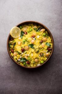 Health: नाश्ते में पोहा खाने से मिलेंगे सेहत के अनगिनत फायदे, जानें यहां