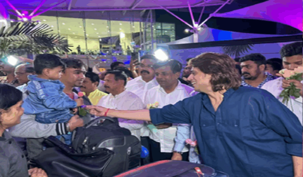 1401678 Shivsena Welcome Tourist