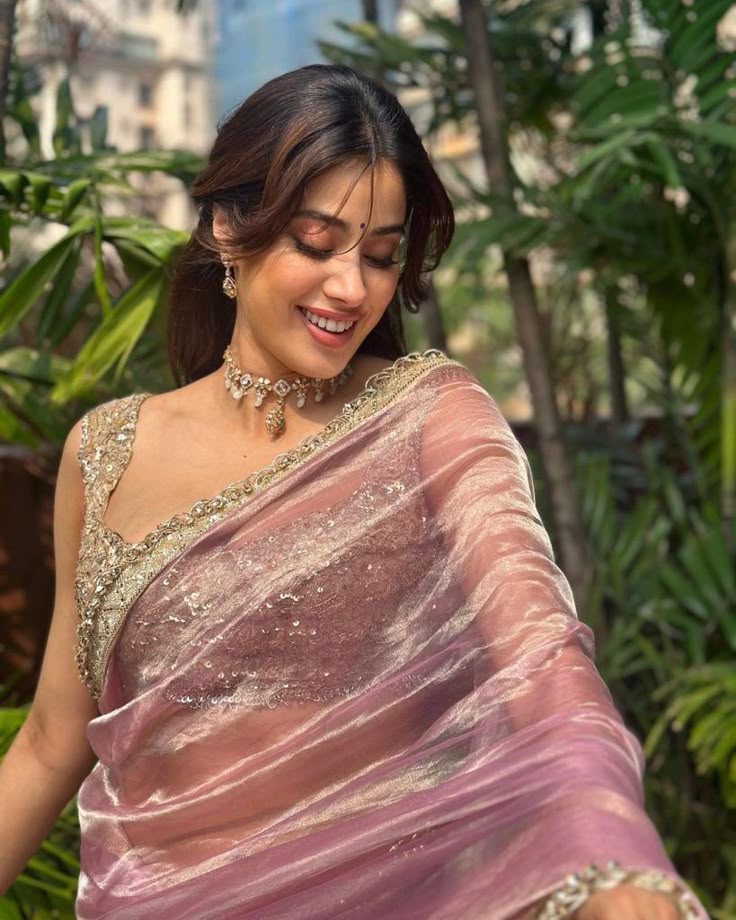 1401718 Janhvi Kapoor 7