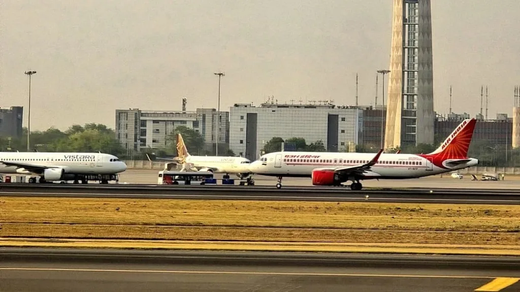 1401731 navjivanindia2025 05 07sq8oyjrkDelhi Airport