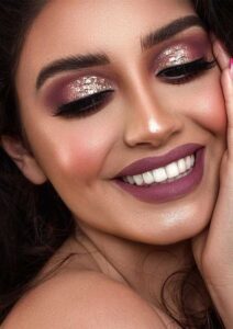 Skin Care: मेकअप लगाकर सोने से स्किन पर हो सकते हैं ये नुकसान