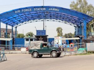 जम्मू एयरफोर्स बेस पर विस्फोट की खबर झूठी, पाकिस्तान के दावे बेनकाब