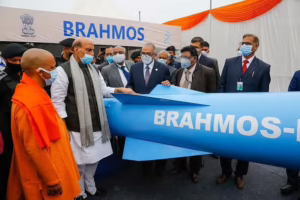 रक्षा मंत्री राजनाथ सिंह आज लखनऊ में Brahmos परीक्षण केंद्र का करेंगे उद्घाटन