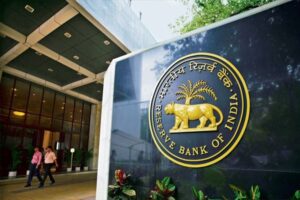 भारत की निजी कंपनियों का बढ़ा मुनाफा, कर्ज हुआ कम: RBI
