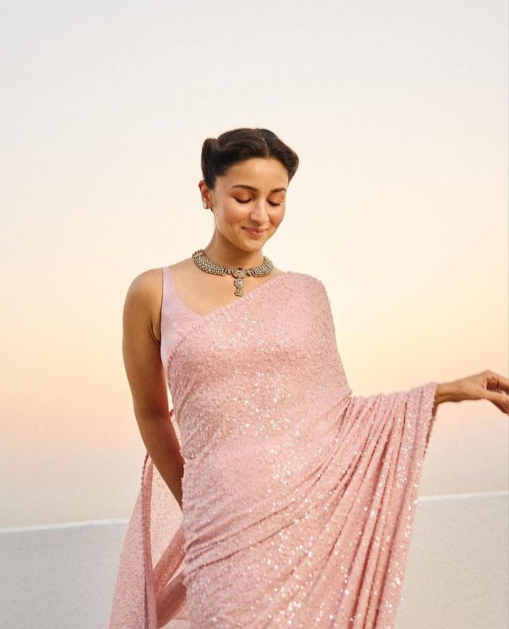 1403982 Shimmer Saree 5