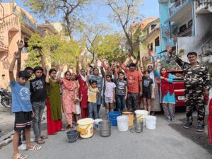 Greater Noida के Alpha सेक्टर में 36 घंटे से पानी की किल्लत, हजारों लोग परेशान