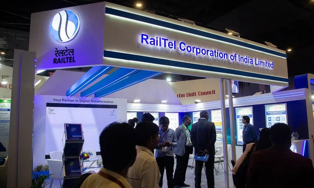 1404373 RailTel04128copy