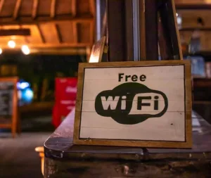 सार्वजनिक Wi-Fi पर साइबर हमले का खतरा, रहें सतर्क