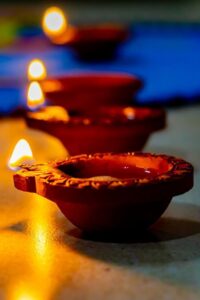घर में दिया जलाने से ये पड़ता है प्रभाव, दूर होती हैं सभी नकारात्मक ऊर्जा