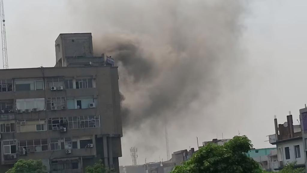 1405019 gaziabad fire breaks out