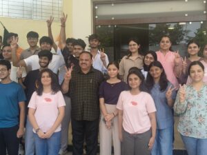 उत्तर प्रदेश: CBSE की 12वीं की परीक्षा में बुलंदशहर की रिदिमा बनीं जिला टॉपर