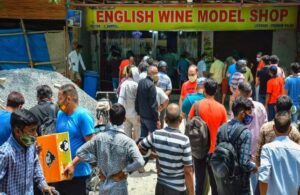 नोएडा में शराब की दुकानों पर बंपर ऑफर, ‘एक के साथ एक फ्री’