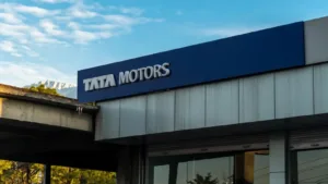 Tata Motors का शुद्ध लाभ 51% घटकर 8,470 करोड़ रुपए हुआ