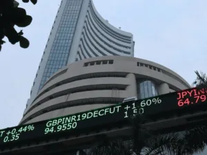 भारतीय शेयर बाजार में उछाल, महंगाई दर में कमी से Sensex में बढ़त
