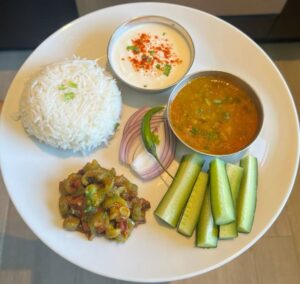 Summer Diet Plan: गर्मियों में स्वस्थ रहने के लिए फॉलो करें ये डाइट प्लान