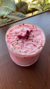 घर पर आसानी से बनाएं गुलाब का शरबत, फॉलो करें ये टिप्स
