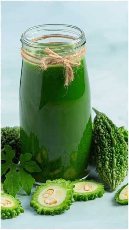1406068 Bitter gourd juice