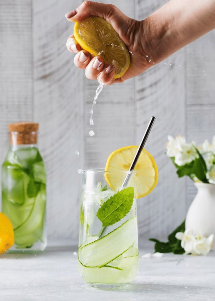 1406542 Lemon water