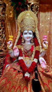 Chaitra Navratri 2025: चैत्र नवरात्रि में मां दुर्गा के श्रृंगार में जरूर शामिल करें ये चीजें