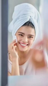 Nighttime Skin Care: रात में सोने से पहले करें ये काम, सुबह निखरा हुआ पाएंगे चेहरा