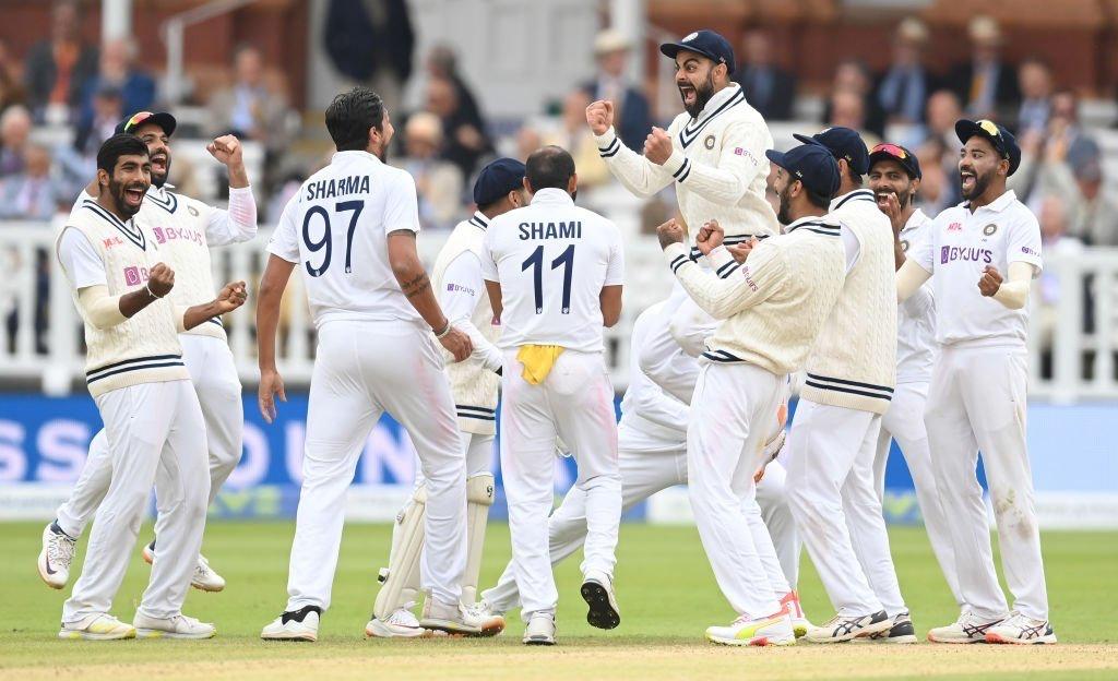 1406697 Bumrah and siraj