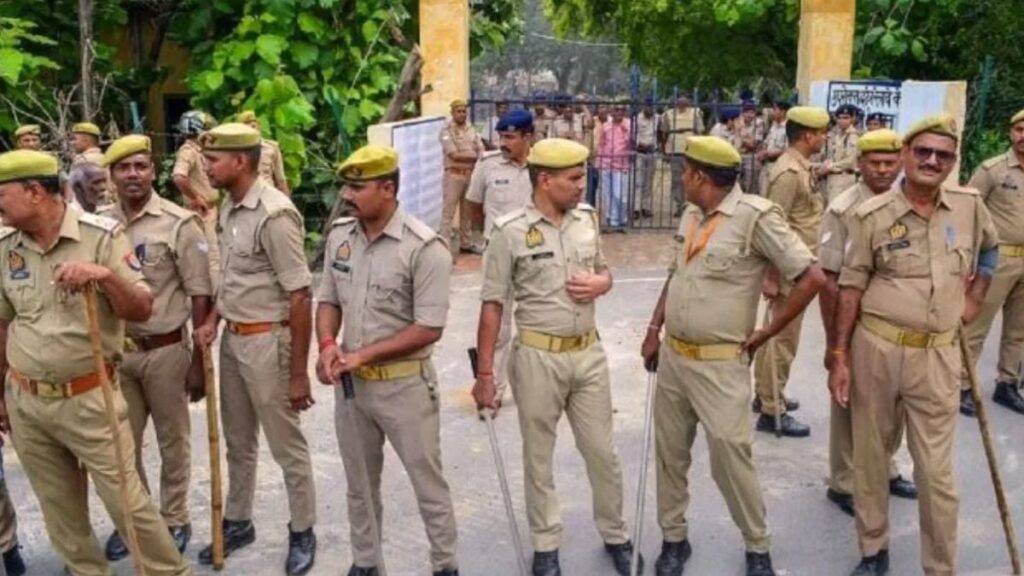 1406929 up police constable salary 1 1724489965