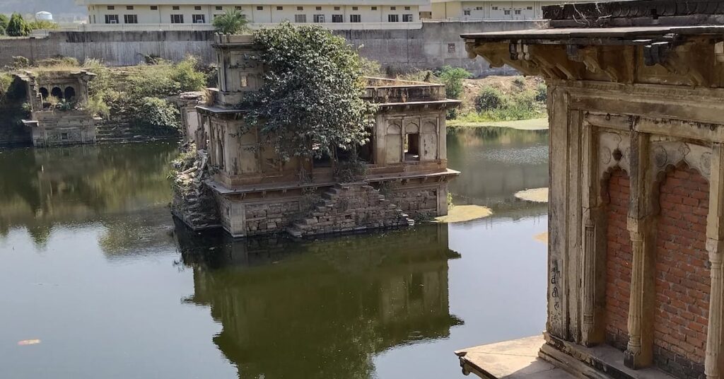 1407113 stepwells