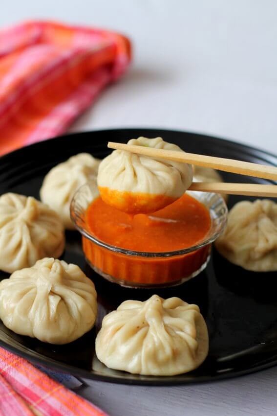 1407417 Momos