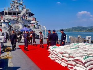Operation Brahma: 52 टन राहत सामग्री के साथ नौसेना के जहाज और वायुसेना के विमान Myanmar रवाना