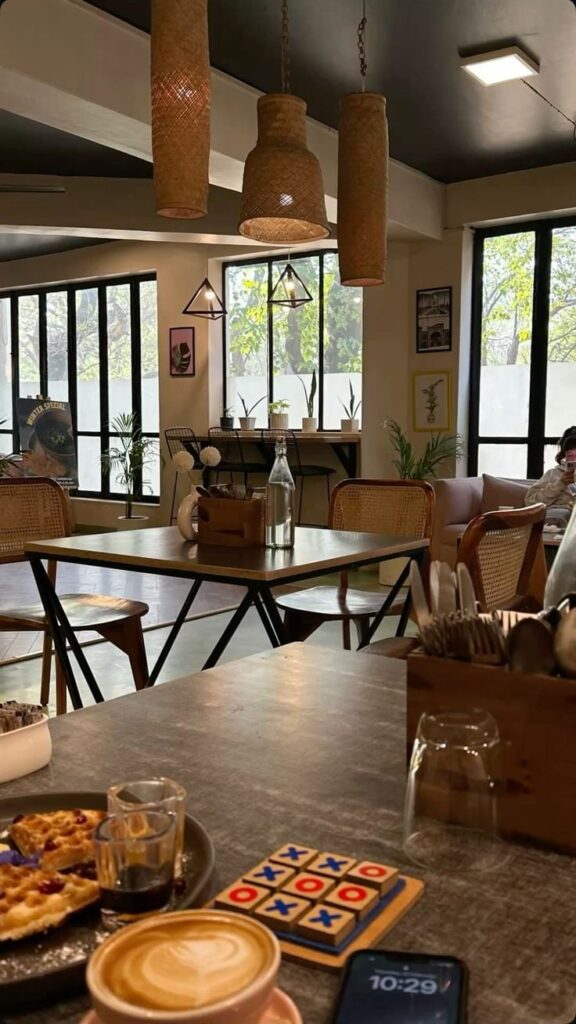 1407771 coffee and board games