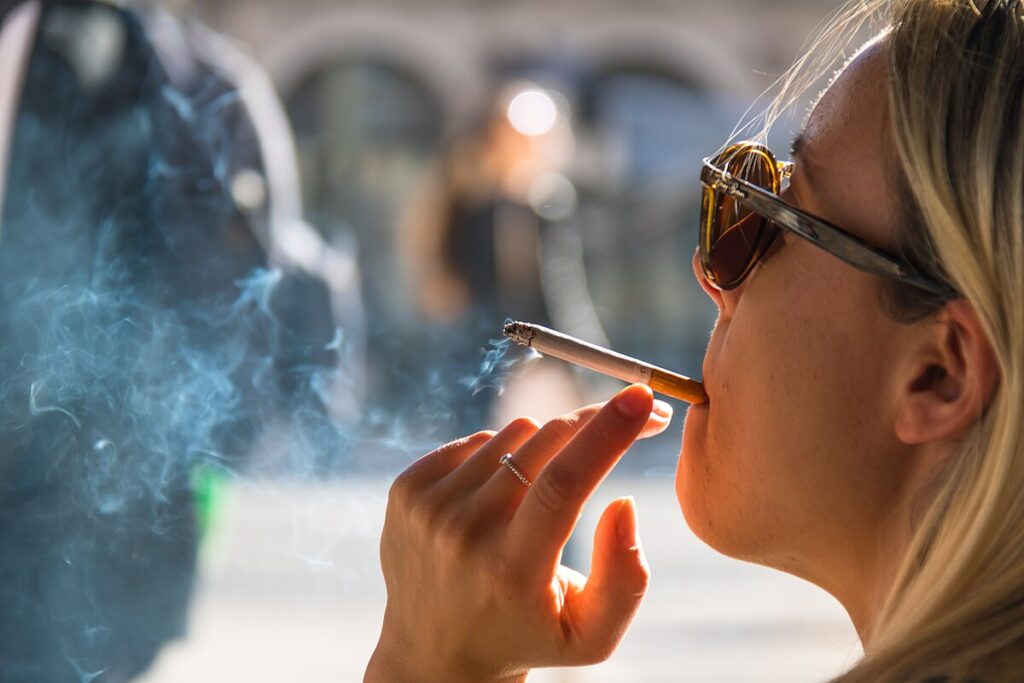 1407851 Smoke34942422652